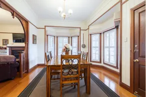 Two Homes, Sleeps 14 | Walk to CBD & Queens Park - Image 2