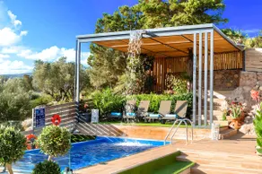 Villa Canes Heated Pool - Image 5