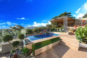 Villa Canes Heated Pool - Image 4
