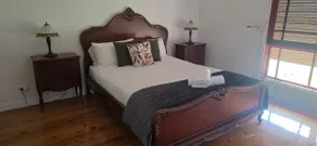 Boonderoo House - A Picturesque Mountain Stay - Image 5