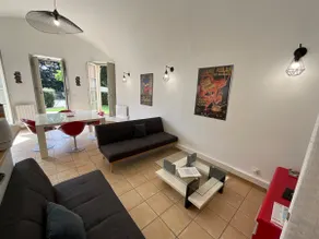 La Chocolaterie Downtown Apartment, linens included - Image 3