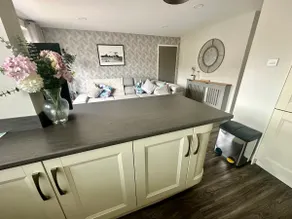 Fresh & Modern 2 Bed Flat | Sale M33 - Image 4