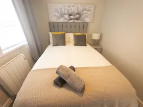 Fresh & Modern 2 Bed Flat | Sale M33 - Image 3