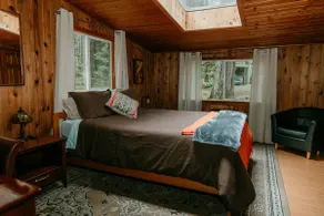 Bliss+Solitude, Peaceful Nature Escape 3min to I-5 - Image 3