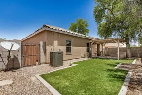 Spacious House w/ a Washer + Private Bathroom - Image 5