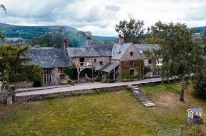 Duffryn Mawr Country House. Beacons National Park - Image 2