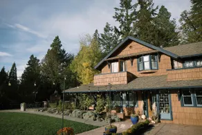 A storybook getaway on 200 acres outside Eugene - Image 2