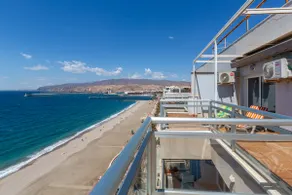 Penthouse with ocean views + garage – Almería beach - Image 4