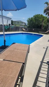 Private pool in Port O'Connor - Image 4