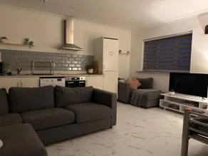 Spacious, Quiet & Pvt. Detached Studio Apt. - Image 2