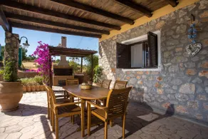 Villa in the Woods - Image 5