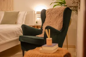 2BR Cozy Stay | Stylish, Netflix & Central Jeddah - Image 3