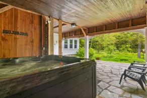 Spacious Riverfront Home 7 Minutes to Stratton! - Image 3