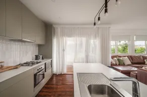 Shalimahs Secret-Beautifully Designed Luxe Cottage *10min to HV Gardens - Image 5