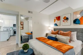 Luxury water-view condo with high-end finishes - Image 3