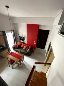 Comfy apartment with low ceiling attic - Image 2