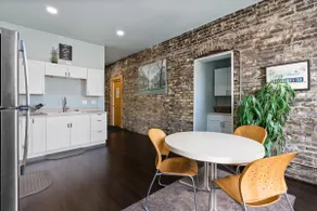 Heart of Walkers Point | 3BR | Spa Shower | AC - Image 4