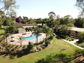 Riverfront Escape - Pool Fun and Space for Everyone - Image 2