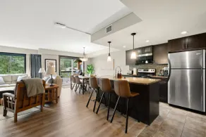Beautiful South Facing Condo w/ Mountain Views! - Image 4