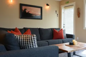Stylish and comfy 2BR condo near Hot Springs - Image 3
