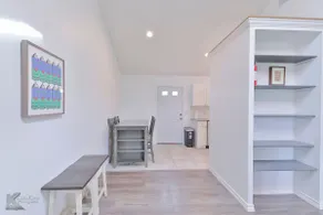 Modern cozy duplex close to downtown! - Image 3