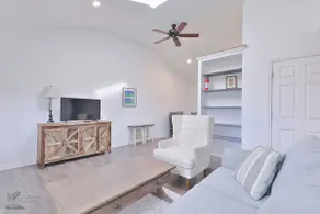 Modern cozy duplex close to downtown! - Image 2