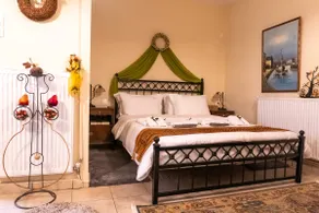 Orfeas Home: 74sqm detached house, parking & courtyard - Image 4