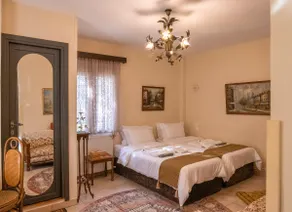 Orfeas Home: 74sqm detached house, parking & courtyard - Image 3