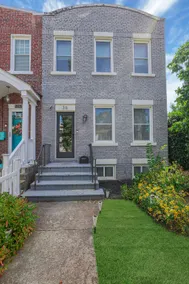 Luxury 3 Br Capitol Hill Home w/Parking - Image 5