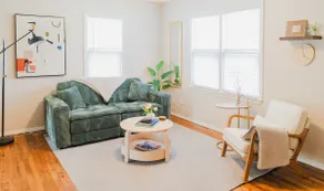Bohemian Relaxity - 2BR in the Paseo Arts District - Image 2