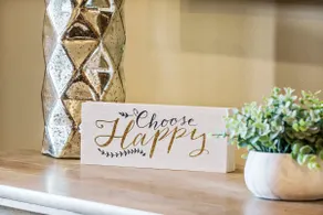 Huge Luxury Condo Decorated For Christmas! - Image 3