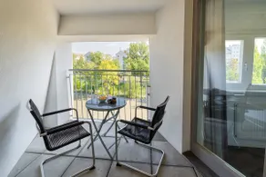 Riverside 3-bedroom apartment with balcony - Image 4