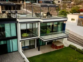 A house in a condominium with a heated pool and A/C - Image 2