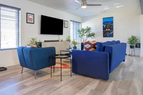Modern Retreat - Free EV Charging, Games, Fire Pit - Image 4