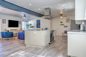 Modern Retreat - Free EV Charging, Games, Fire Pit - Image 5