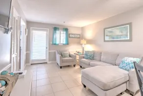 2bdr/2bath, heated indoor pool, walk to beach - Image 2