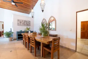 Casa Dos Cocos | 4 BR Home, walk to beach & surf! - Image 3