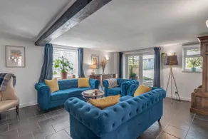Spacious House with 3 Double Bedrooms in the Countryside - Image 2