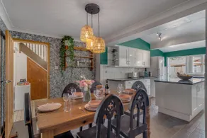 Spacious House with 3 Double Bedrooms in the Countryside - Image 3