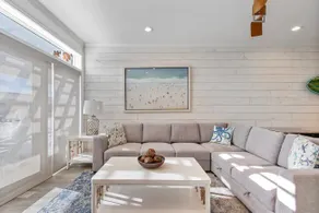 Beautiful 2 Bedroom Penthouse at the Residences - Image 3