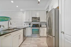 Beautiful 2 Bedroom Penthouse at the Residences - Image 4