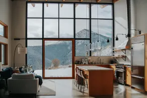 Secluded modern mountain home with stunning views - Image 3