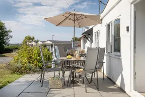 Little Greenway Holiday Bungalow - Image 2