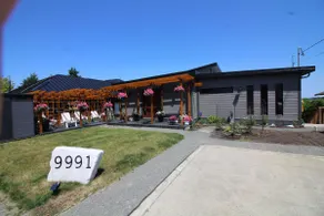 Edgewater Chemainus Waterfront *Luxury Suite* - Image 3