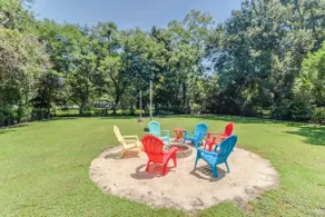 Beach Hideaway: Walk to Beach, Fenced yard, Clean - Image 4