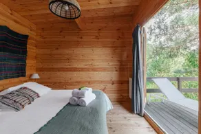 Les Cabanons de l'Ouille – Pine Forest Cabin - Image 4