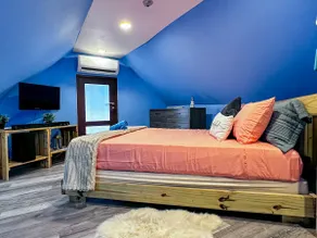 Walk to Rest & Beach / Private Pool & Backyard AC - Image 4