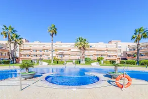 Beachfront · Pool, jacuzzi & private garden - Image 3