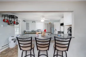 One Block from the Beach - huge yard- 12 Guests - Image 4
