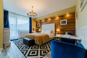 Romantic Jacuzzi Chic Apartment - Image 2